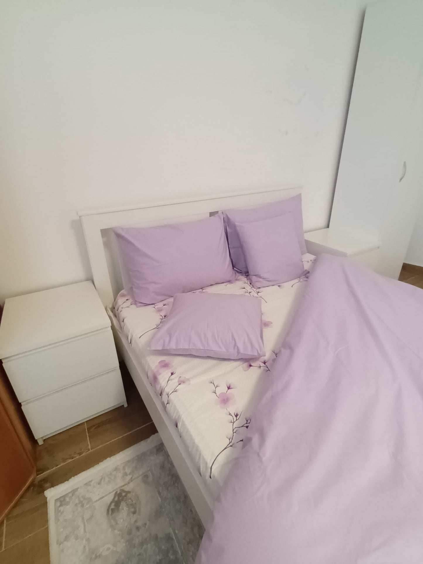 Lenjerie de Pat Dublă din Bumbac Ranforce 100% – Mov cu Motive Florale