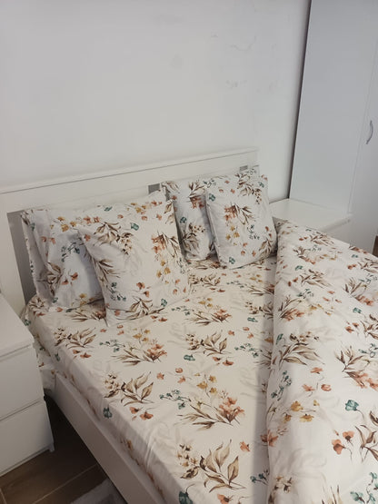 Lenjerie de Pat Dublă din Bumbac Ranforce 100% – Maro cu motive florale